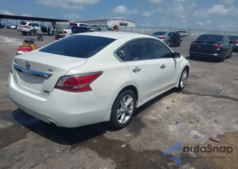 2015 Nissan Altima 2.5 Sv из США, поврежденный, VIN 1N4AL3AP0FC175130